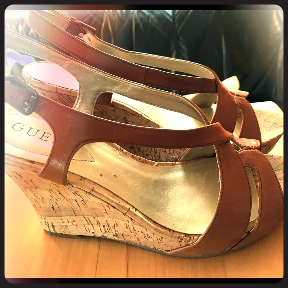 Guess wedges